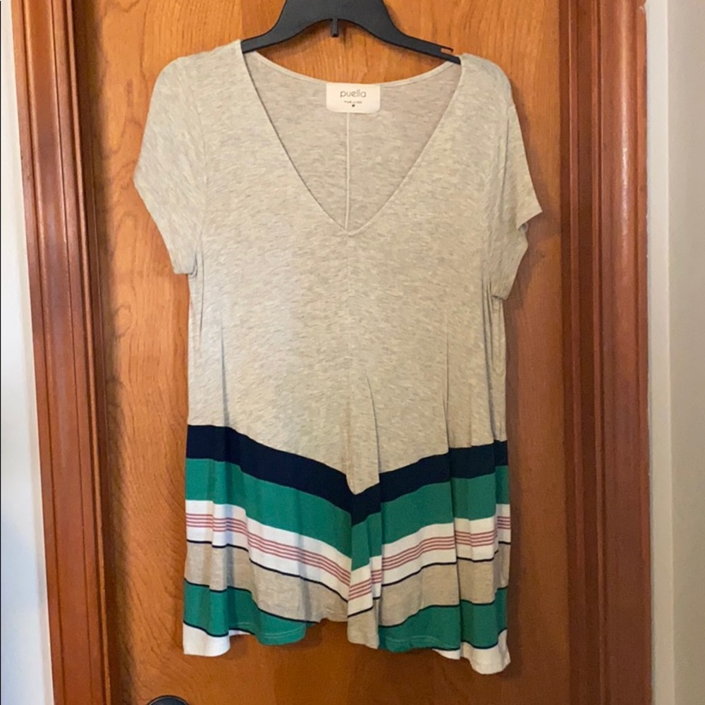 Anthropologie v neck top